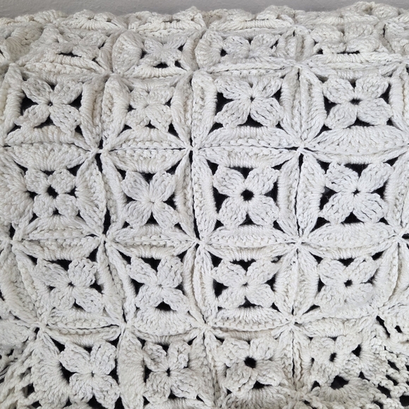 Crochet Vintage Shawl / Wrap / Throw 3' X 6' Boho Granny Square 3d Knit Ivory - Picture 2 of 4